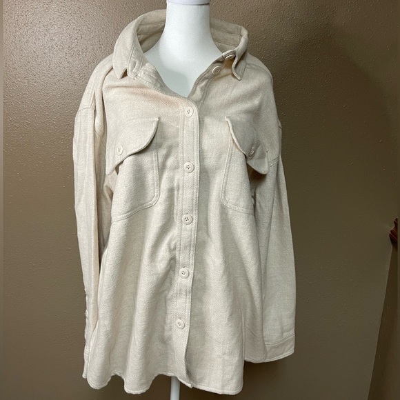 NWT American Eagle Oversized Button Up Long Sleeve Fleece & Love Shacket Sand - Picture 1 of 8